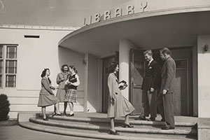 students in front of Pepperdine College library 1948
