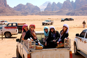 Seaver students visiting the Sahara desert