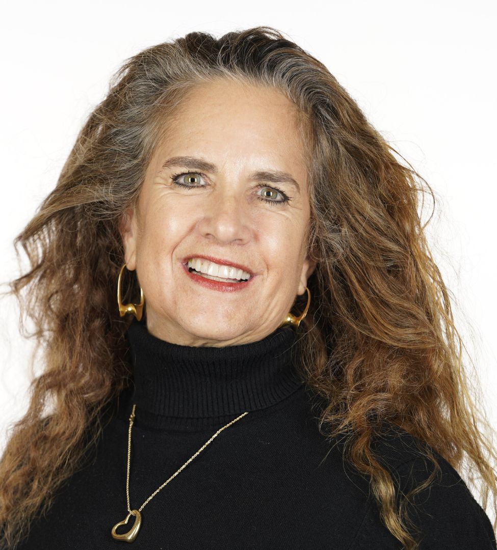 Ruth Bernstein's headshot