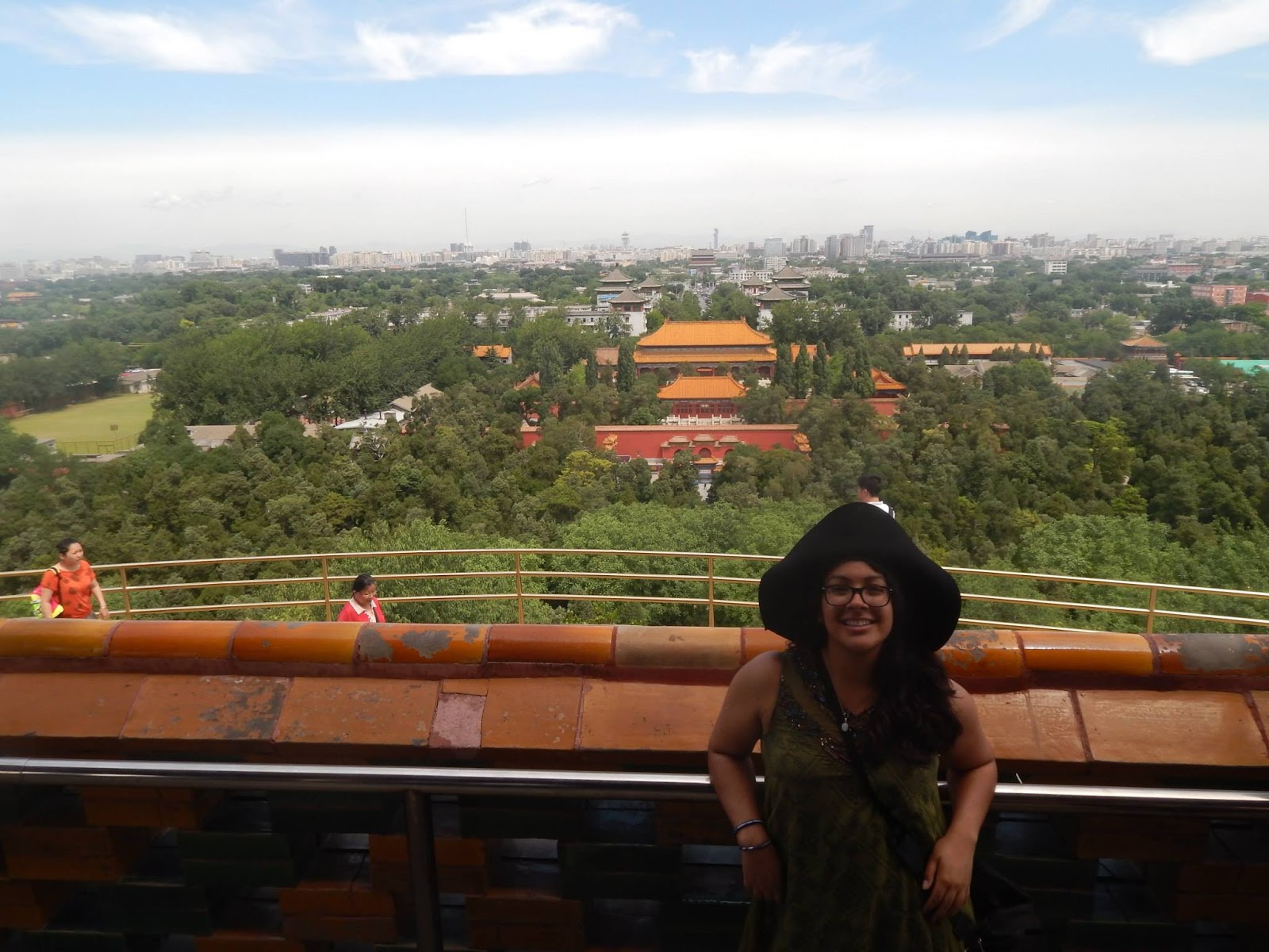 Seaver student Kelly Rodriguez in China