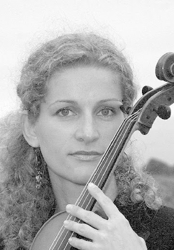 Karolina Naziemiec, Violinist