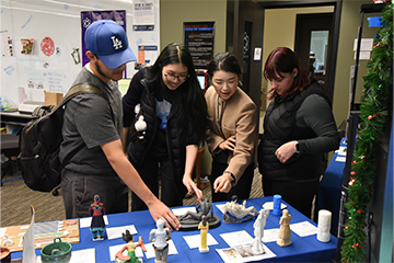Hwang and her students discuss 3D printed restorations
