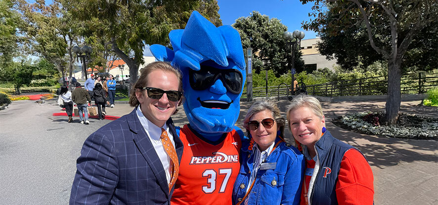 Willie the Wave with parents