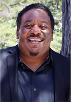 Raymond Carr head shot